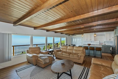 Lake Gregory Skyline Ridge House in Crestline