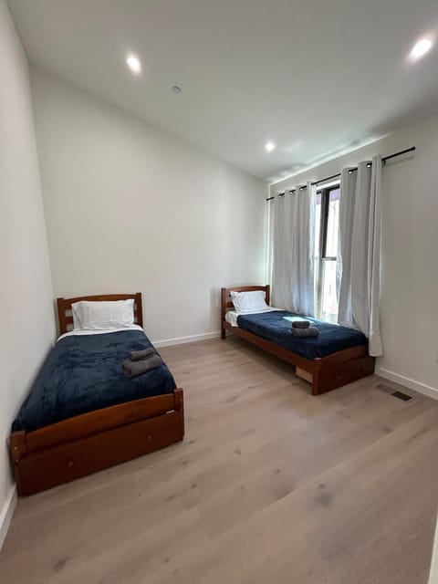 906 Brand new townhome sleeps 10 Apartment in Atherton