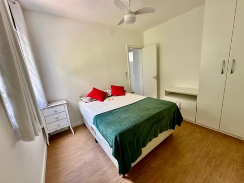 Bed, Bathroom, Photo of the whole room, Bedroom, wardrobe, air conditioner