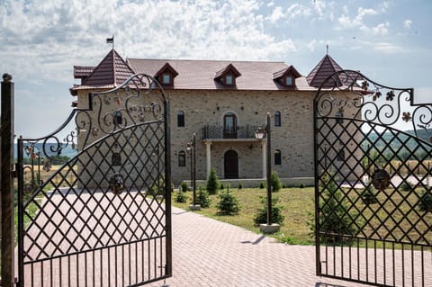 Castel Unghern Farm Stay in Odessa Oblast