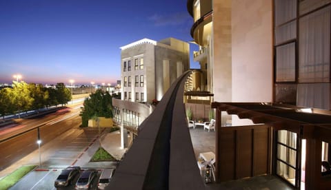 Property building, Neighbourhood, View (from property/room), Balcony/Terrace, Street view