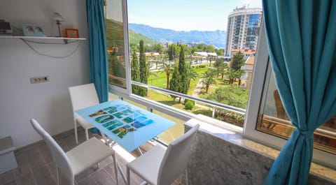 Balcony/Terrace, Seating area, City view, Garden view, Mountain view, Sea view, Street view