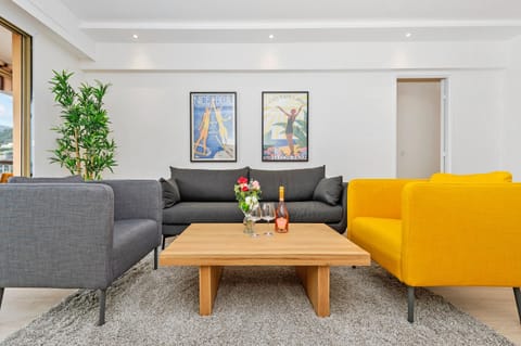 Balcony/Terrace, Living room, Seating area, air conditioner