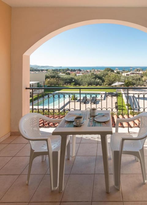 Balcony/Terrace, Pool view, Sea view