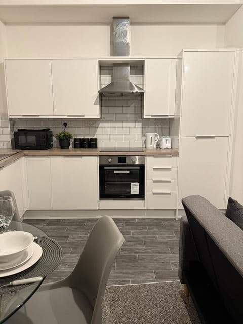 Modern 2-Bed City Stay - Sleeps 6 - 4K TV & WiFi Apartment in Sheffield