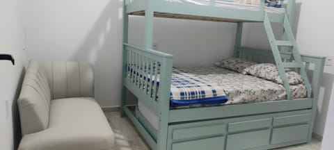 Vitoria Hostel Bed and Breakfast in Guarulhos