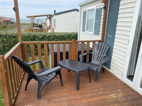 Les pieds dans l eau Campground/ 
RV Resort in Le Portel