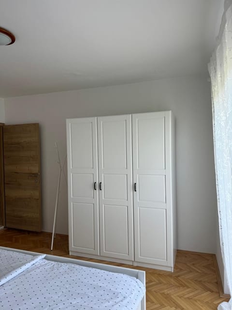 Bed, Bedroom, wardrobe