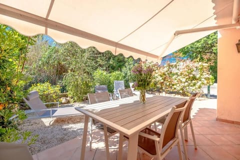 Le Cottage l Pool & Beachside l Shellter Rentals House in Saint-Tropez