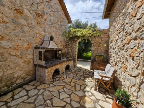 BBQ facilities, Seating area, Inner courtyard view