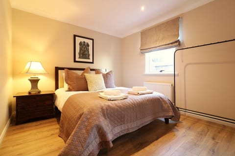 Signature - Cross House Apartment in Lanark