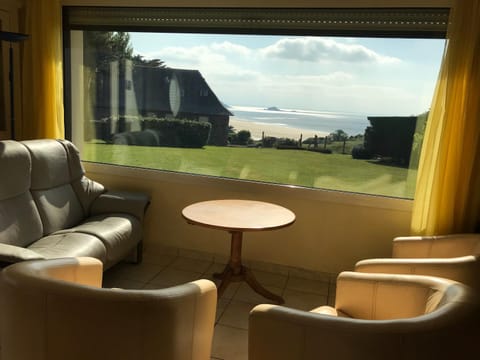 Living room, Sea view