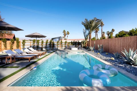 Hot Tub, Pool view, Swimming pool, Swimming pool, sunbed