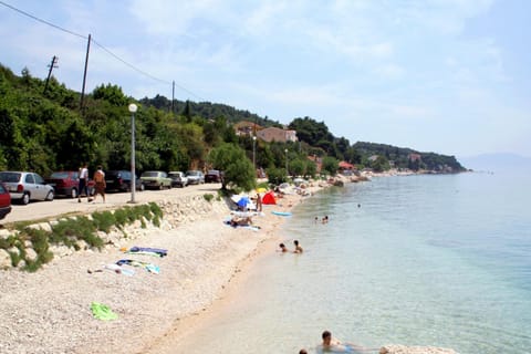 Apartments by the sea Zaostrog, Makarska - 2816 Apartment in Dubrovnik-Neretva County