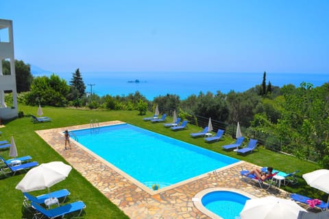 Garden, Garden, Sea view, Swimming pool, sunbed