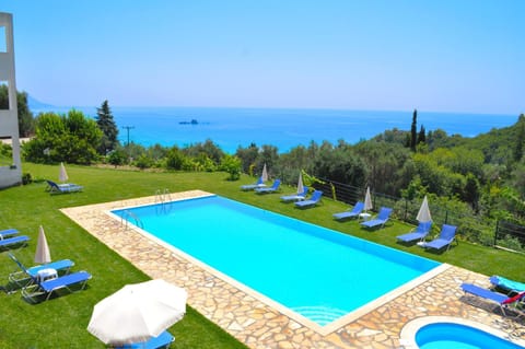 Garden, Garden, Sea view, Swimming pool, sunbed