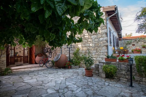 Property building, Day, Garden, Garden view