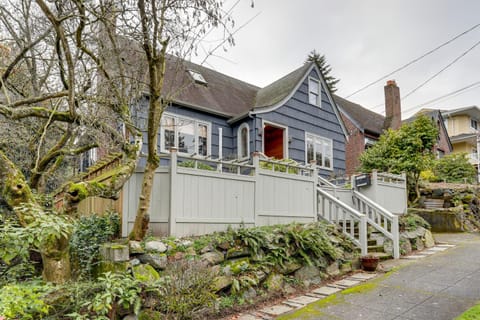 Charming Tudor-Style Apt Near Green Lake! Apartment in Green Lake