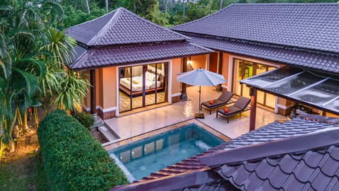Property building, Patio, Day, Natural landscape, Garden, Garden view, Pool view, Swimming pool, sunbed