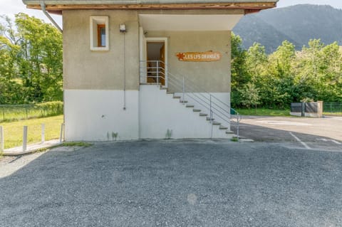 Les Lys Orangés Apartment in Auris