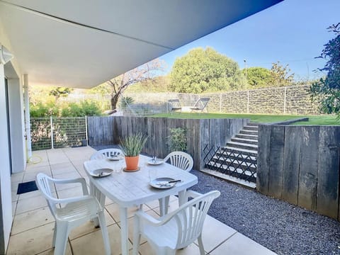 Balcony/Terrace, Living room, Dining area, Garden view