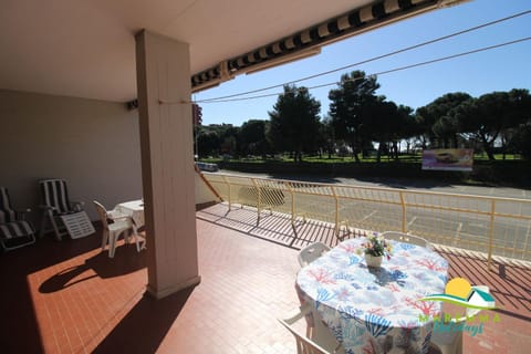 View (from property/room), Balcony/Terrace, Dining area