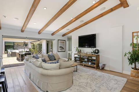 Private Wading Pool Home with Patio House in Corona Del Mar