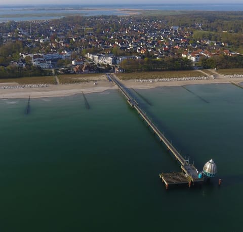 Nearby landmark, Bird's eye view