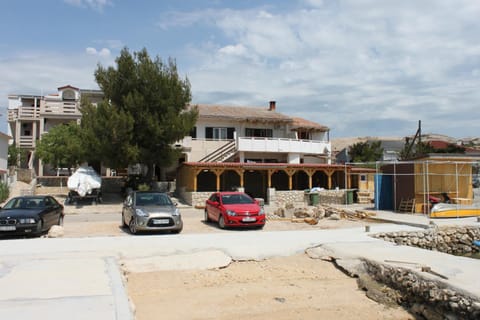 Apartments by the sea Kustici, Pag - 6449 Condo in Novalja