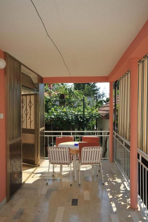 Balcony/Terrace, children, Family