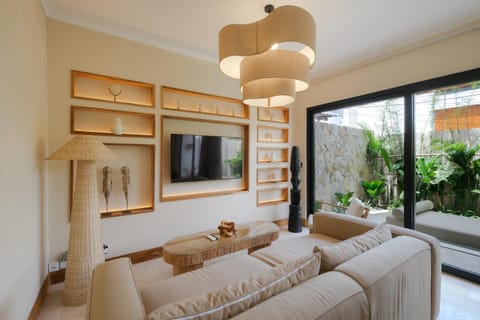 TV and multimedia, Living room, Seating area, Evening entertainment