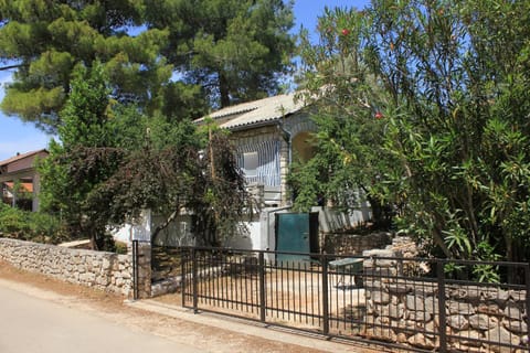 Seaside holiday house Artatore, Losinj - 7937 House in Mali Losinj