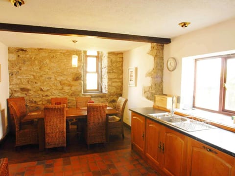 Dining area, kitchen