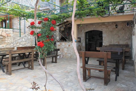 Location, children, Family