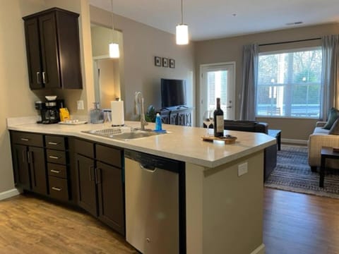 The Hilliard Executive No Steps Amazing Beds! Apartment in Hilliard