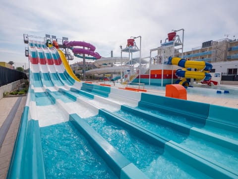 Aqua park, Swimming pool