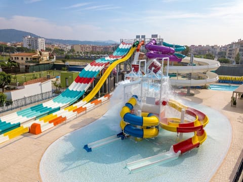 Aqua park, Swimming pool