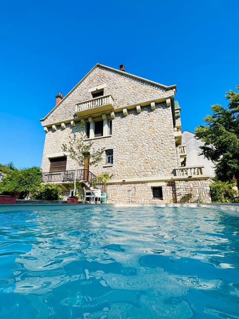 Property building, Garden, Garden view, Pool view, Swimming pool