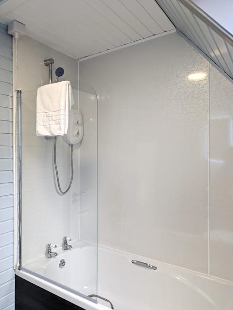 Shower, Bathroom, Bath, heating