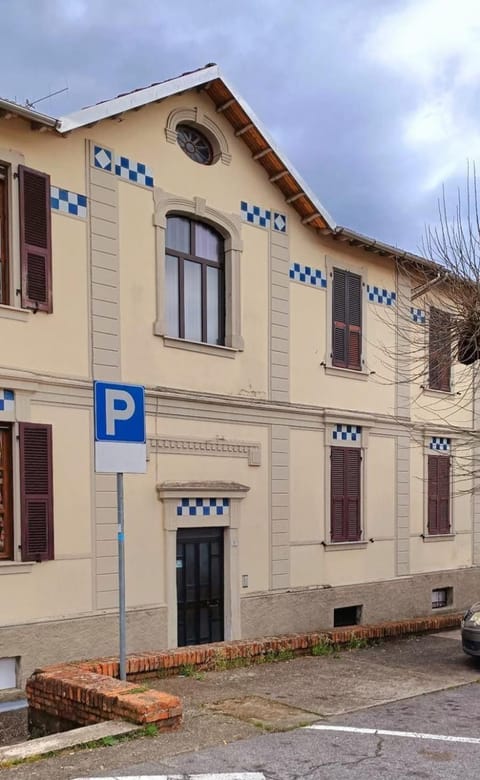 Property building, Street view, Parking