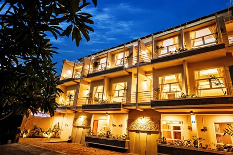 Property building, Facade/entrance, Bird's eye view