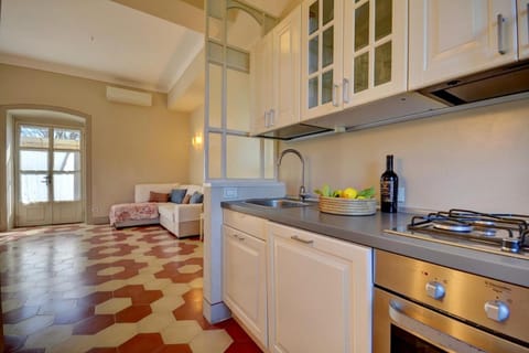 La Prima Torre Charme - Garden and shared Pool Apartment in Santa Margherita Ligure