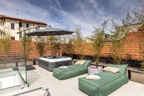 Villa Loft in Milan with Private Terrace & Jacuzzi House in Milan