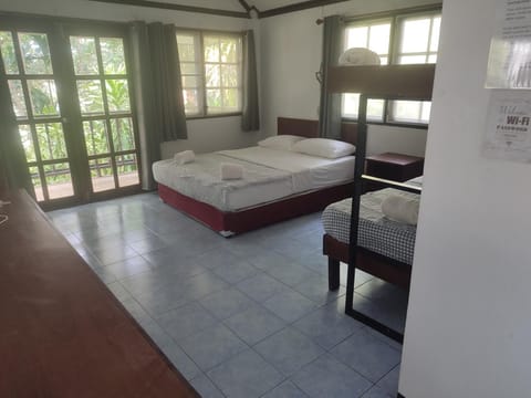 Poseidon Bungalows Bed and Breakfast in Phang-nga Changwat