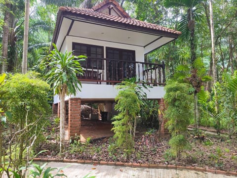 Poseidon Bungalows Bed and Breakfast in Phang-nga Changwat