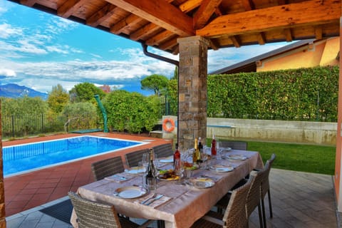 Lake view, Pool view