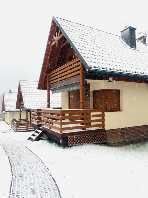 BIESZCZADZKI RAJ Komfortowe Domy nad Jeziorem Solińskim SAUNA House in Slovakia