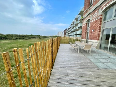 Superbe Duplex FACE MER avec Terrasse sur la plage de Berck et 2 Places de Parking Apartment in Berck