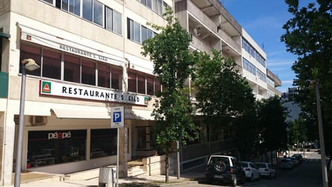 Property building, Facade/entrance, Street view, Location