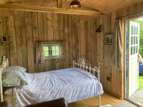 Fox lodge Shepherd Hut Sidmouth Campground/ 
RV Resort in Sidmouth